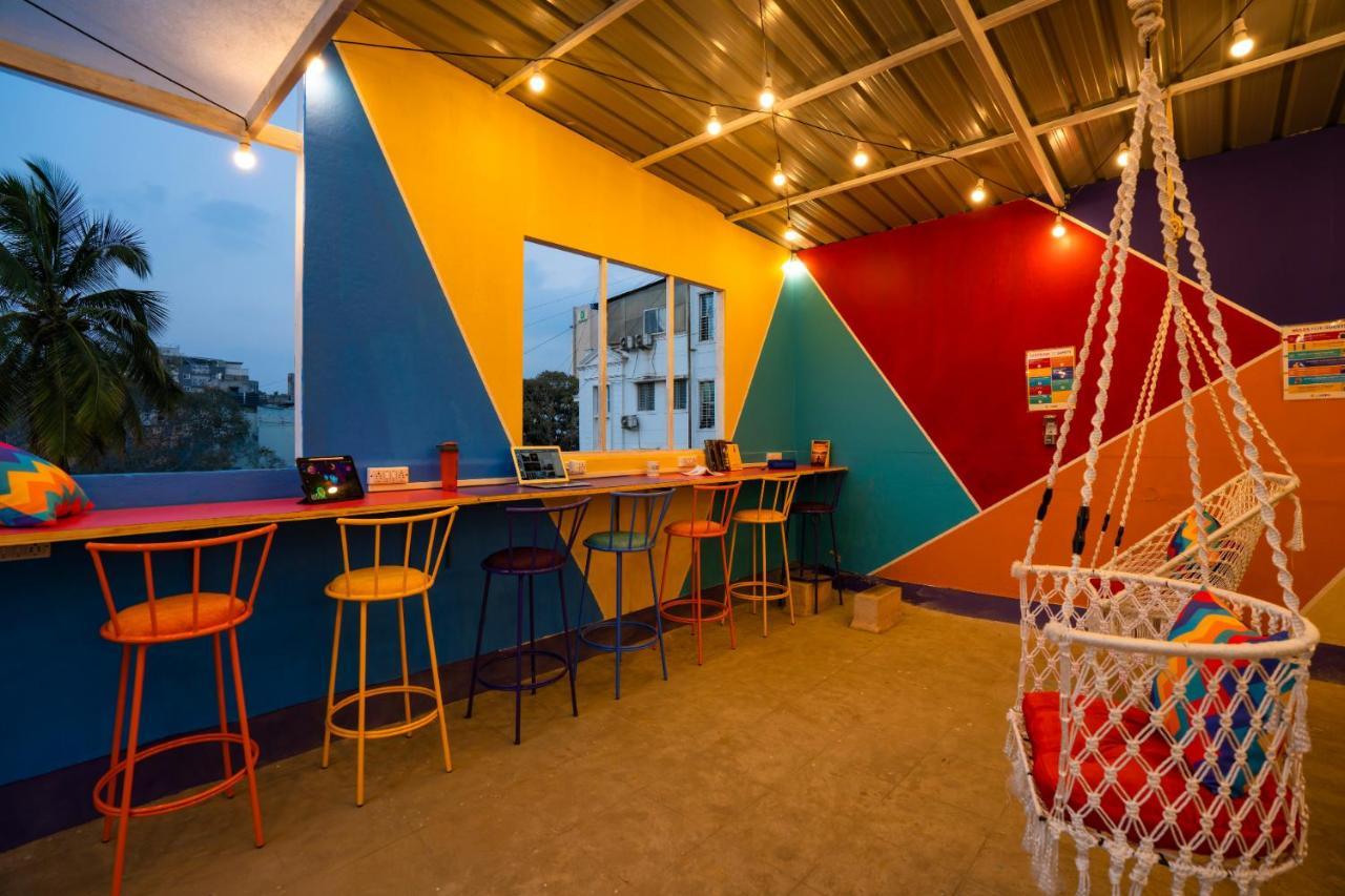 Gostops Bengaluru, Gandhi Nagar Majestic Zewnętrze zdjęcie